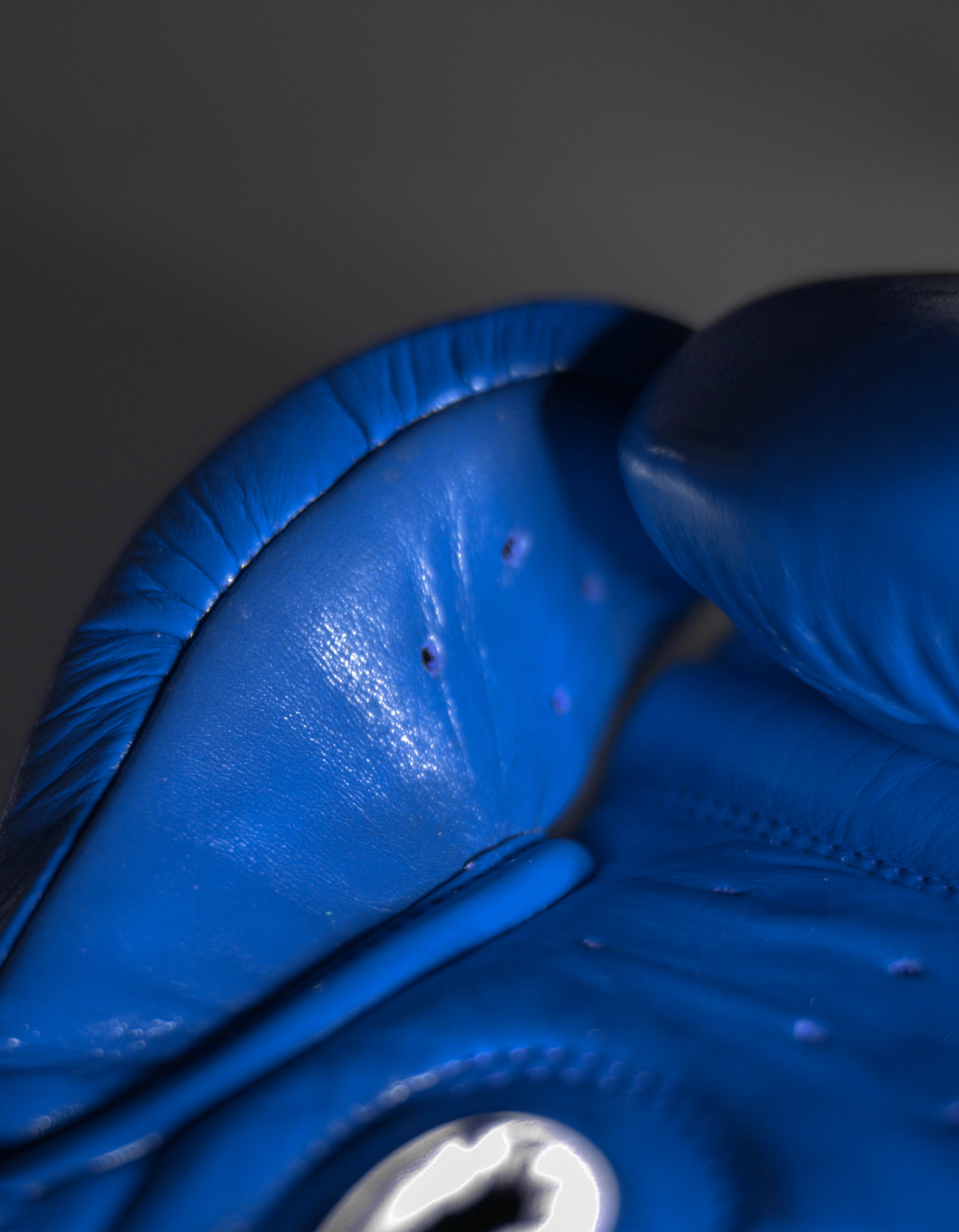 thumb loop royal blue boxing gloves 