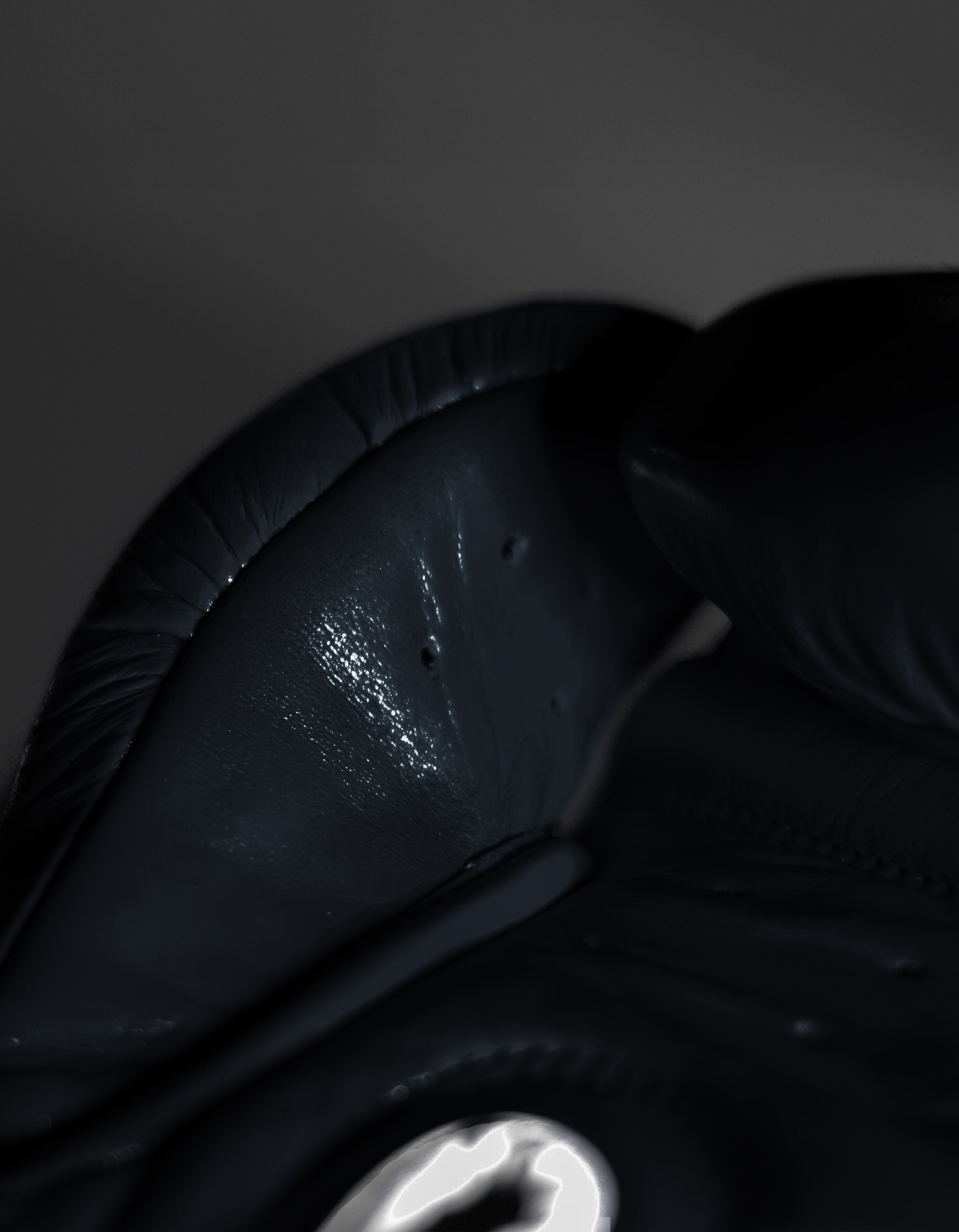 thumb loop navy boxig gloves 